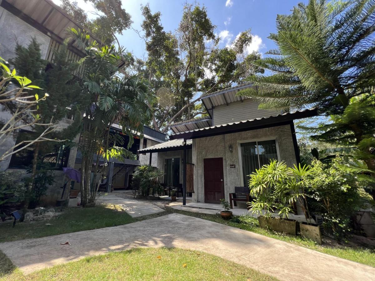 Aonang Third Place Bed & Breakfast 3*